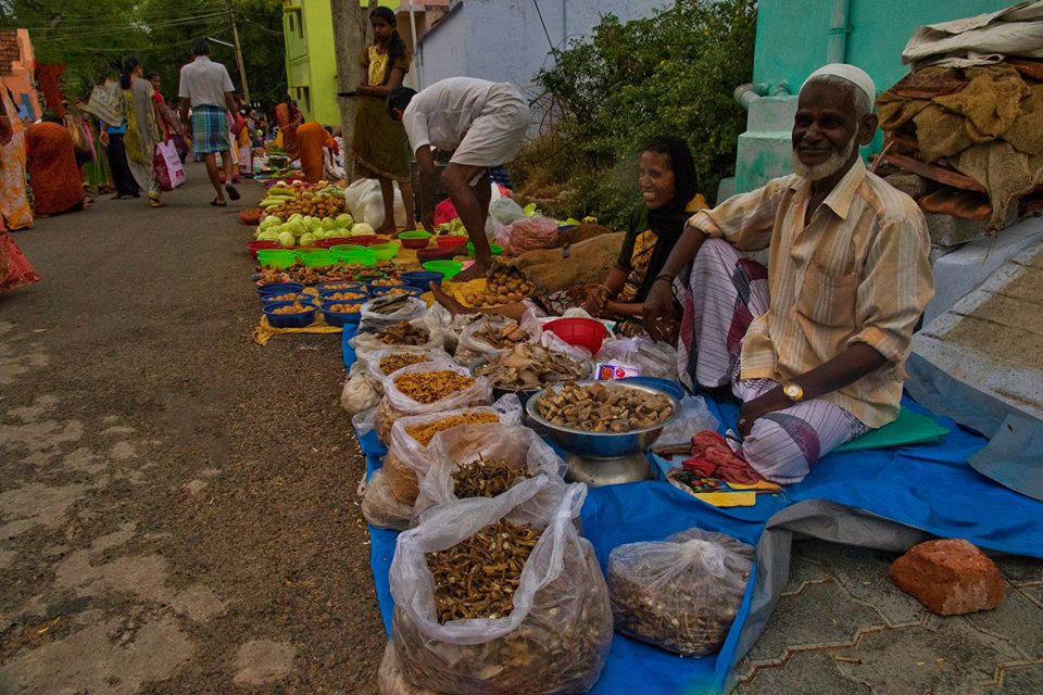 Puliyampatti Sandhai, pollachi sandhai, pollachi weekly market, pollachi market, vegetable market, flee market, friday market, pollachi papyrus, weekly market, photo walk