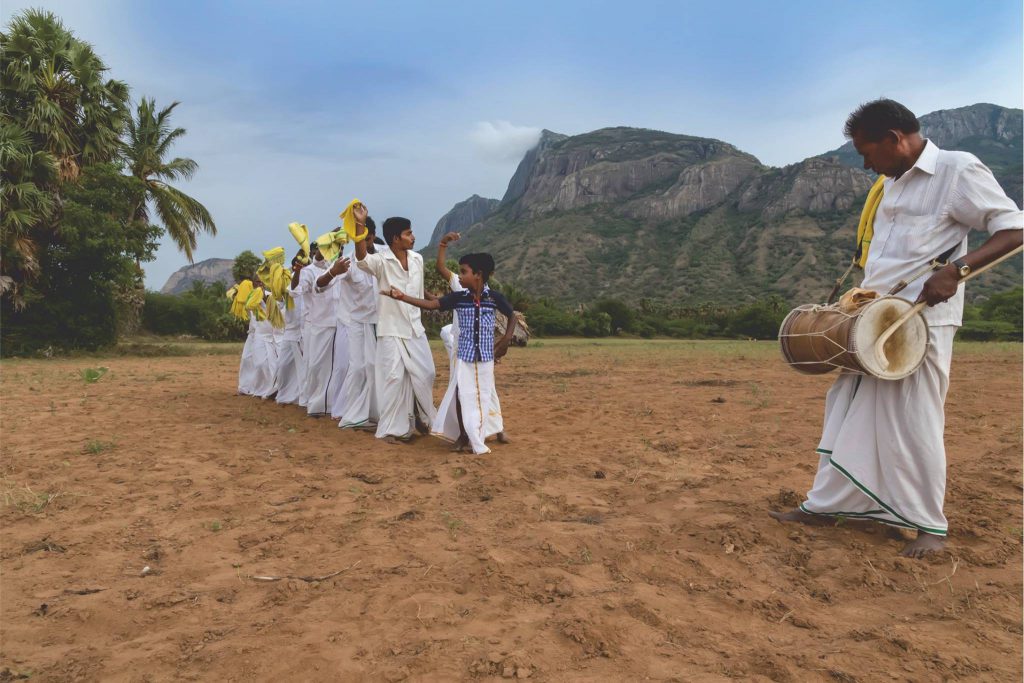 thevar aatam, pollachi papyrus, traditional dance, native art, culture, dance, pollachi, thadam experiences, village tour, tamilnadu, heritage