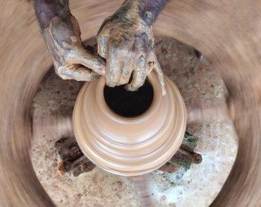 pottery workshop, pollachi, pollachi papyrus, travel blog, sethumadai, iyal farms, koodam workshop, learn while travel, responsible tourism,, firing, kiln, traditional pottery, clay, clay making, moulding, lamps, pots, wheel pottery, pottery classes, eco tourism, potter